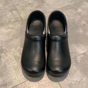 Dansko Black Leather Professional Clog, Size 41 W10.5-11, M7.5-8, EUC